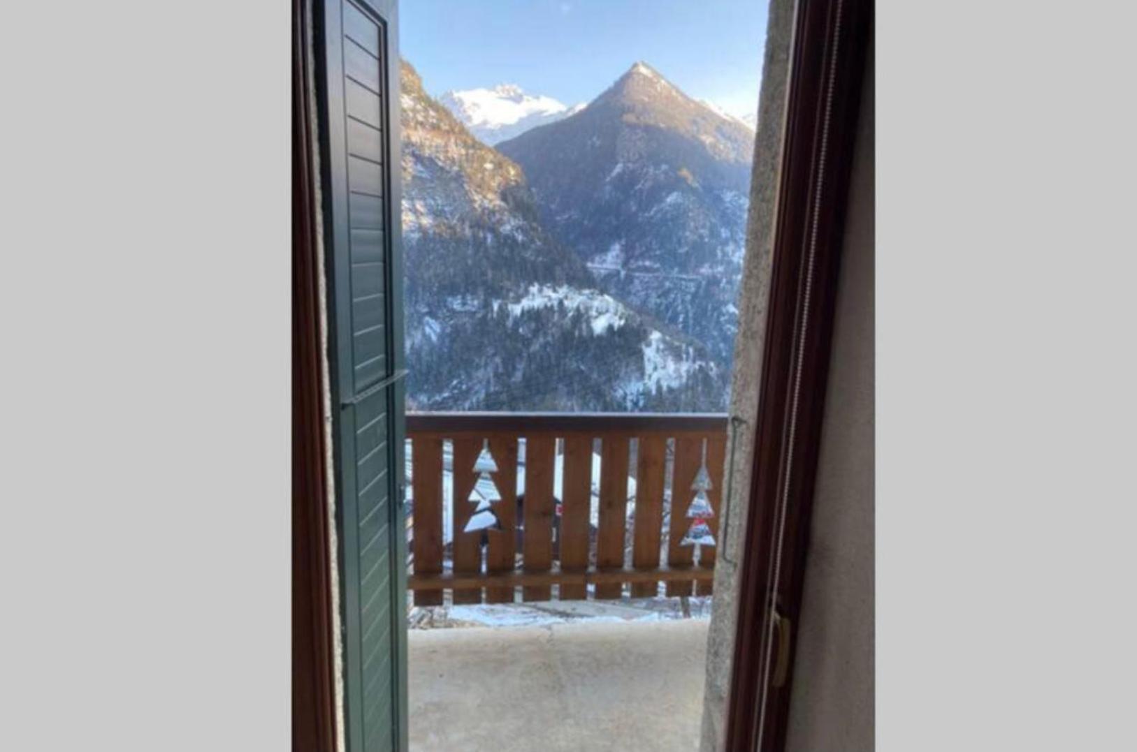 Bel appartement 2.5 pièces avec balcon, magnifique vue sur le glacier des Grands Finhaut Extérieur photo